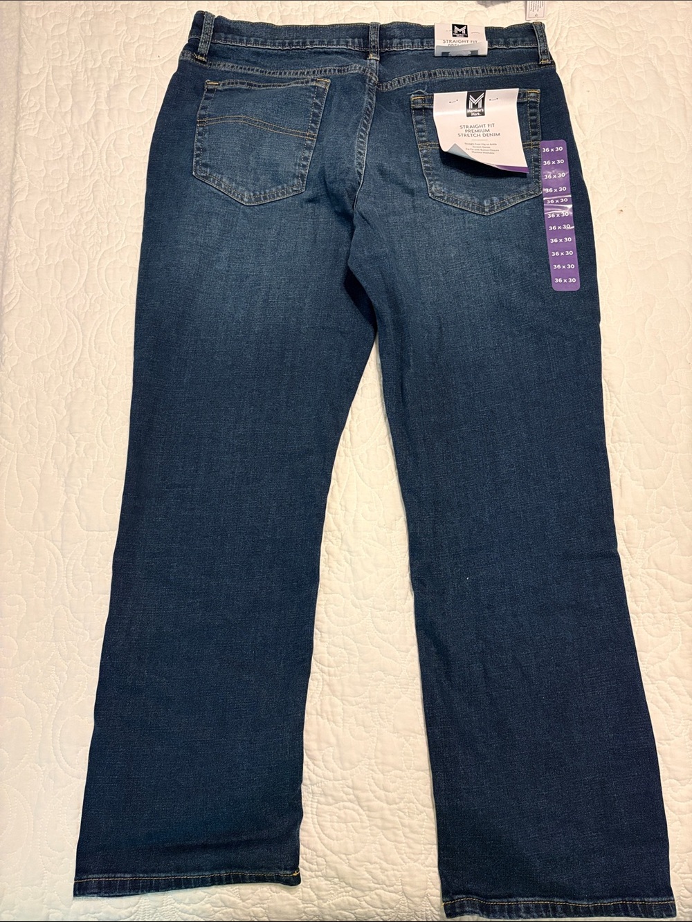 Men's Straight-Leg Jeans in Dark Blue - Classic Everyday Fit